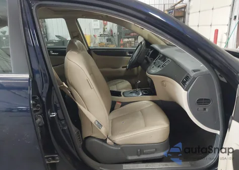 2009 Hyundai Genesis 3.8 z USA, uszkodzony, nr VIN KMHGC46E79U041131